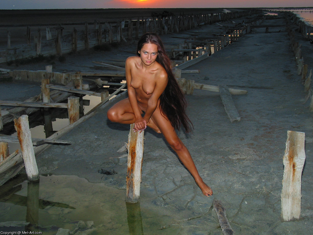 XENIYA B