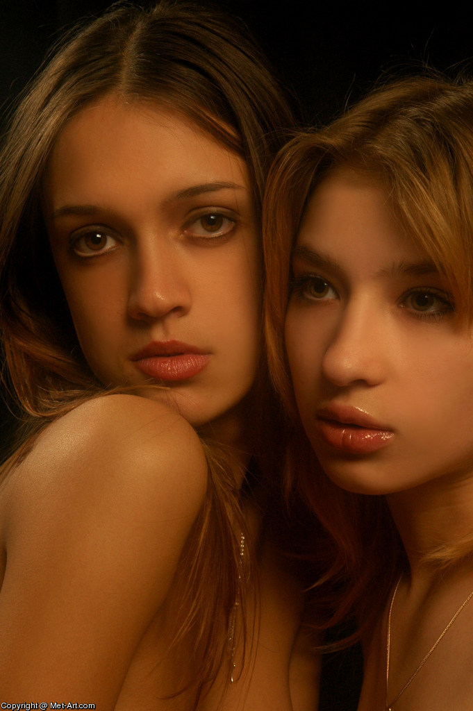 ALESSANDRA D & ANYA D