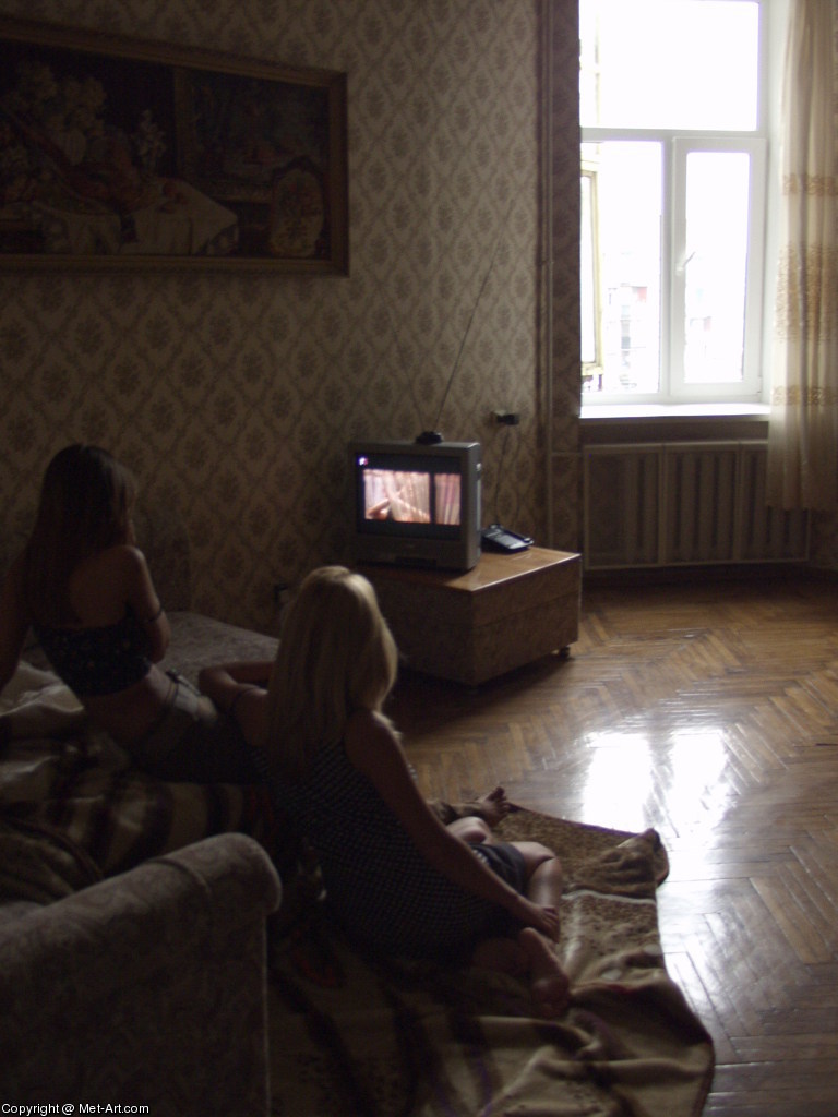 ALESSANDRA D & JULIETTE B