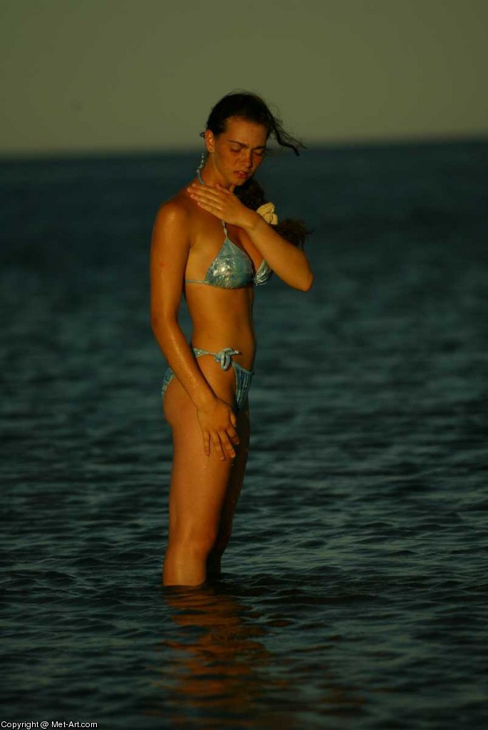 CHLOE A