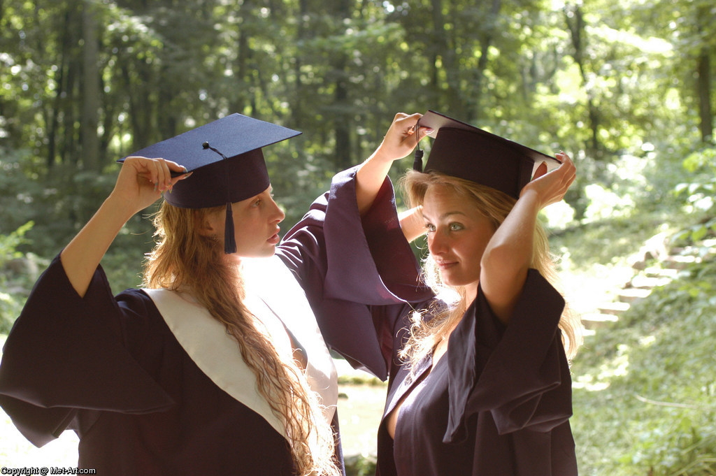 ULIYA B & VIKA Z