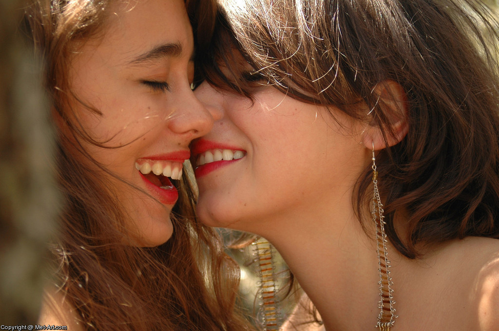 LARISSA A & MARIA F
