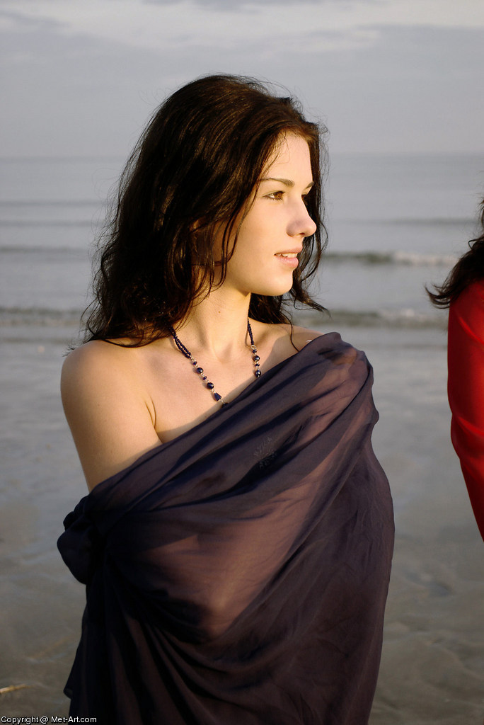 MONIKA C & ELISKA A