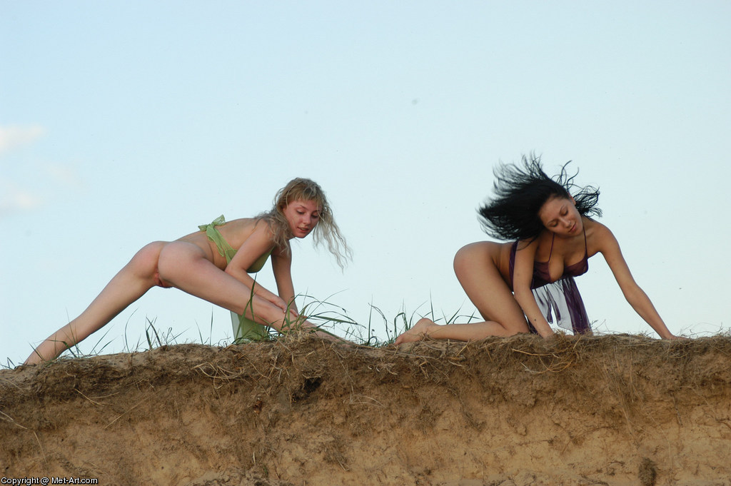 VIKA H & LILIYA A