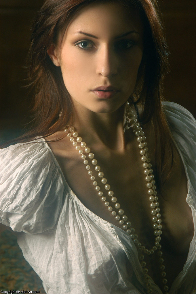 ANNA AL