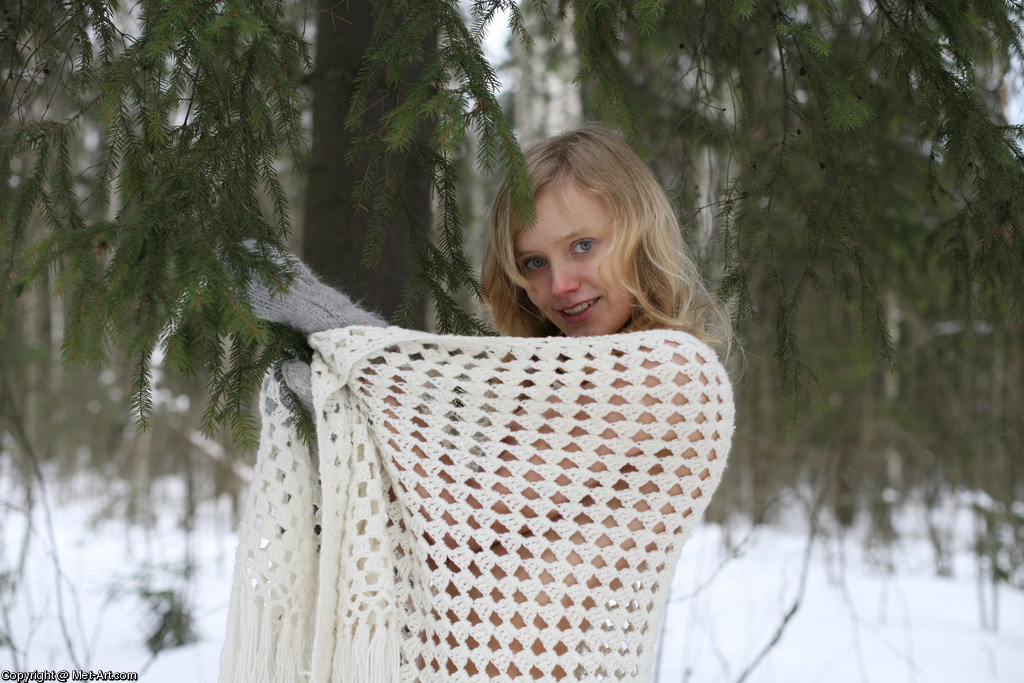YANA F