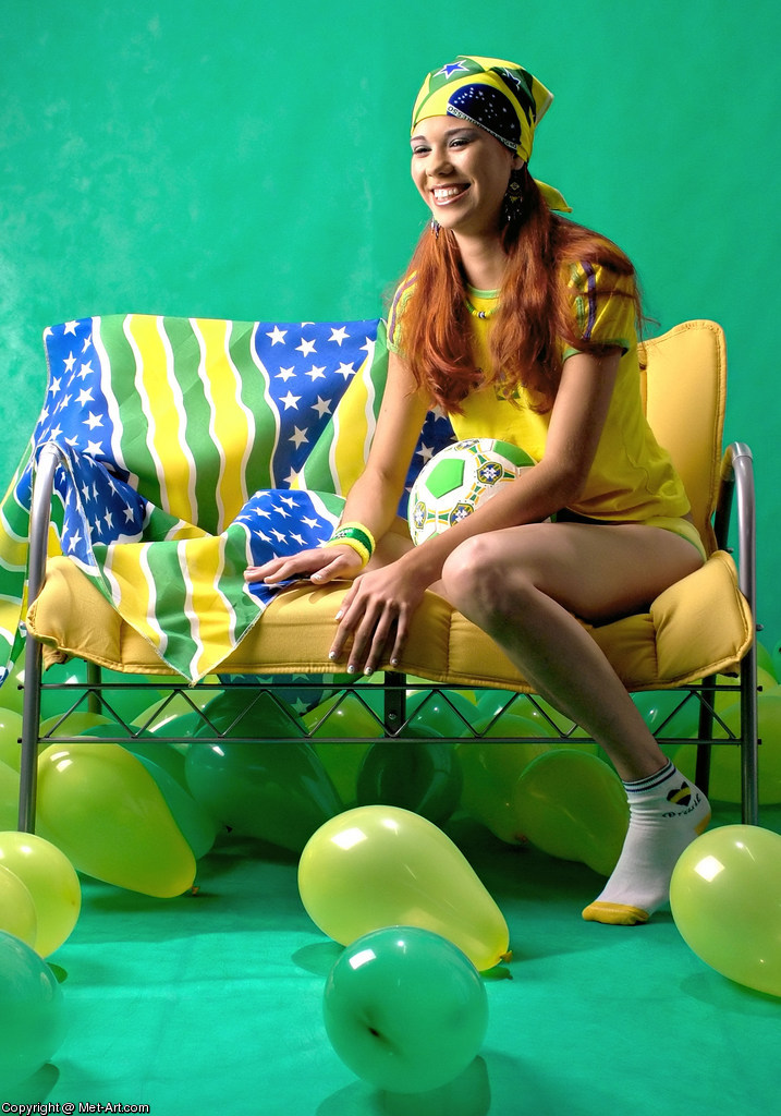 NICOLE E
