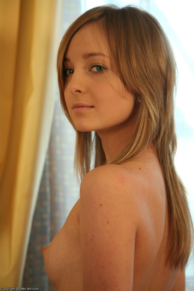 ELLE B