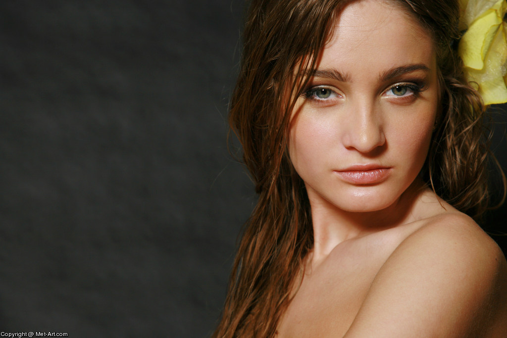 VERONIKA F