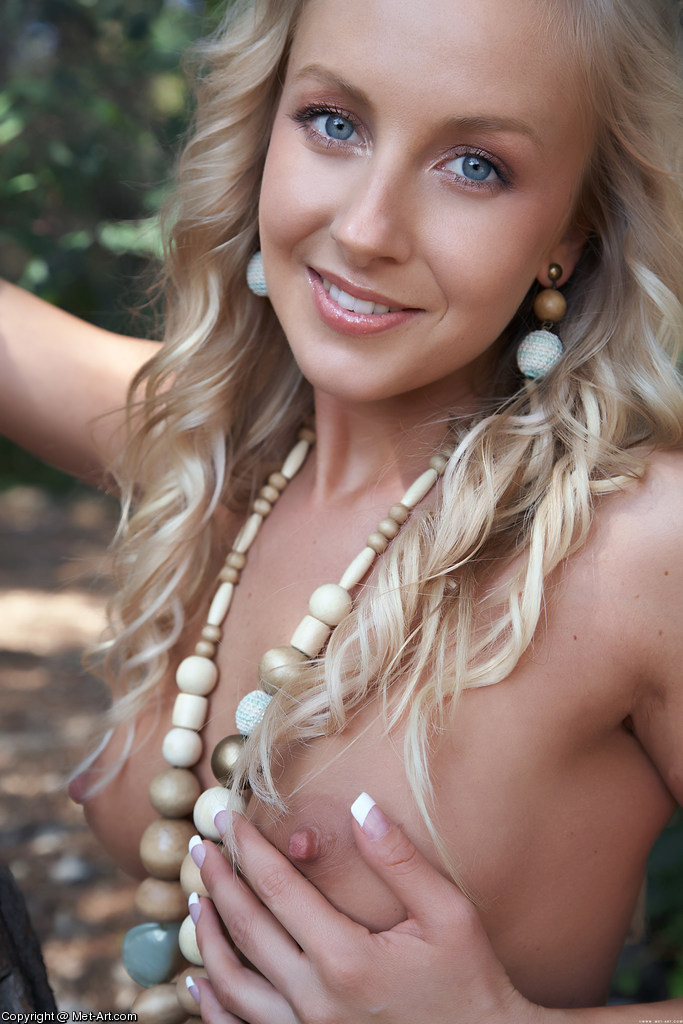 LUCYNOVA A