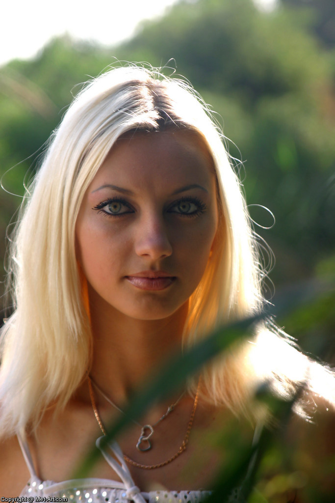 TANIA D