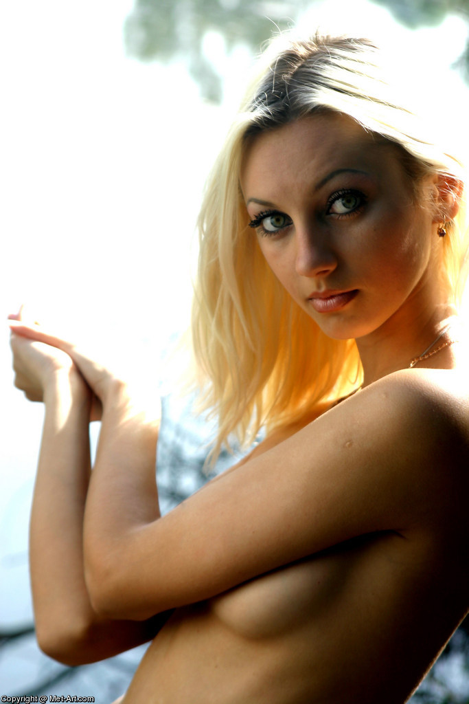 TANIA D