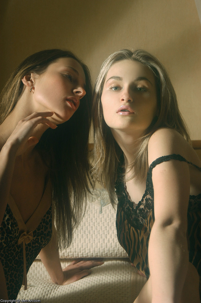 VIKA AC & KATYA D