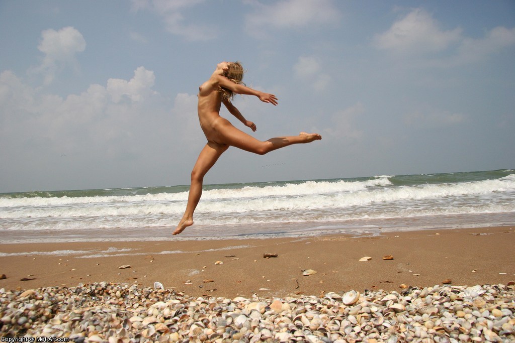 LILIYA B