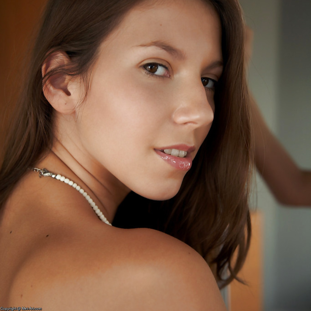 AVIA A