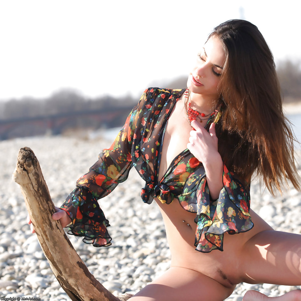 LORENA B