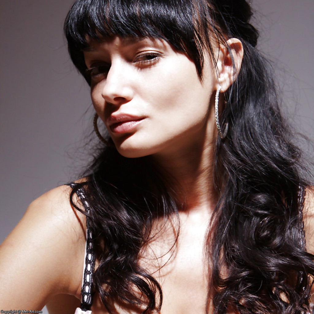 OLYA O